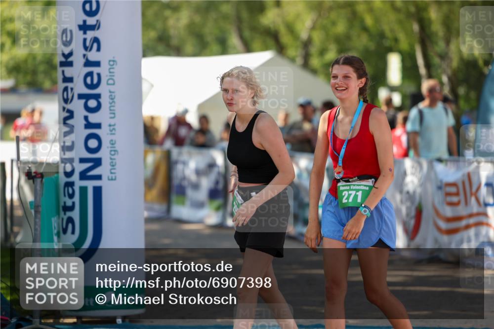 01.09.2024 - 17. Tribühne Triathlon Michael Strokosch http://msf.ph/oto/6907398 01.09.2024 11:22:13 Ziel 248, 295 meine-sportfotos.de