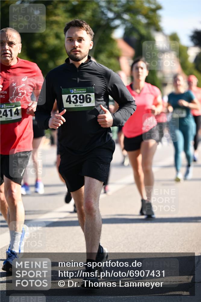 01.09.2024 - BARMER Alsterlauf Dr. Thomas Lammeyer http://msf.ph/oto/6907431 01.09.2024 09:42:42 Laufen 2414, 35, 4396 meine-sportfotos.de