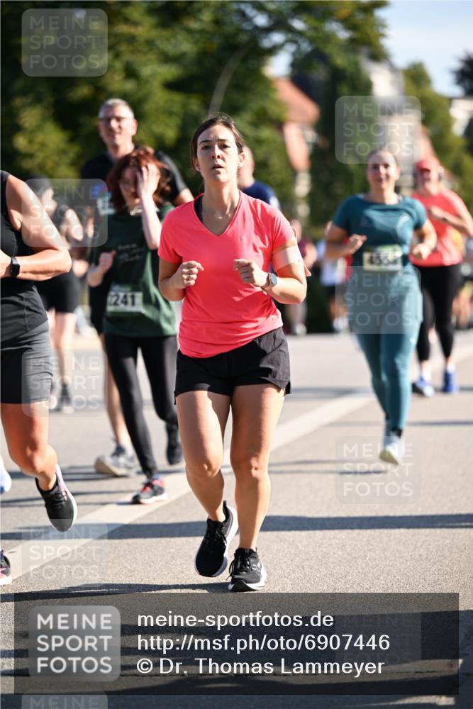 01.09.2024 - BARMER Alsterlauf Dr. Thomas Lammeyer http://msf.ph/oto/6907446 01.09.2024 09:42:43 Laufen 241 meine-sportfotos.de