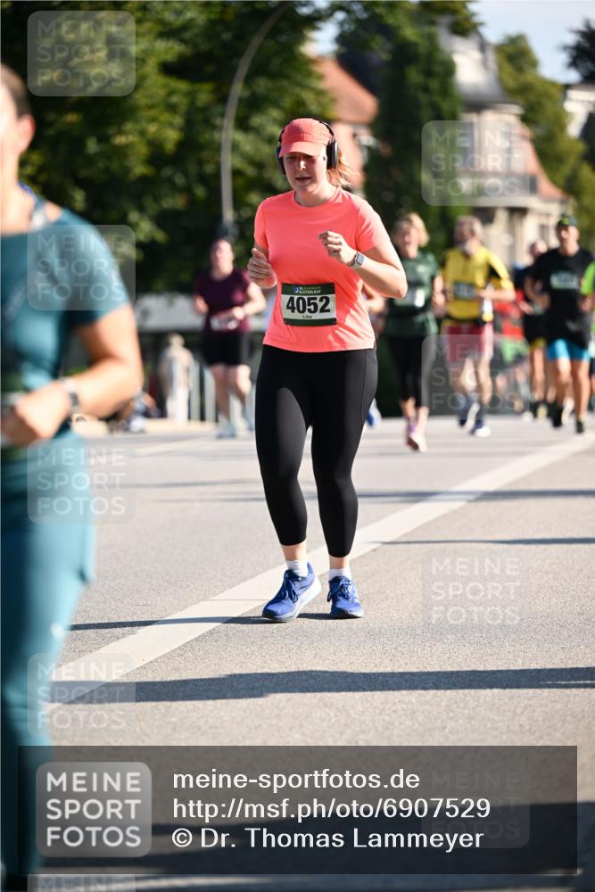 01.09.2024 - BARMER Alsterlauf Dr. Thomas Lammeyer http://msf.ph/oto/6907529 01.09.2024 09:42:46 Laufen 4052 meine-sportfotos.de