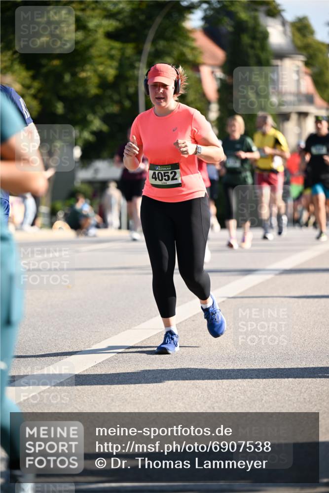 01.09.2024 - BARMER Alsterlauf Dr. Thomas Lammeyer http://msf.ph/oto/6907538 01.09.2024 09:42:46 Laufen 1, 4052 meine-sportfotos.de
