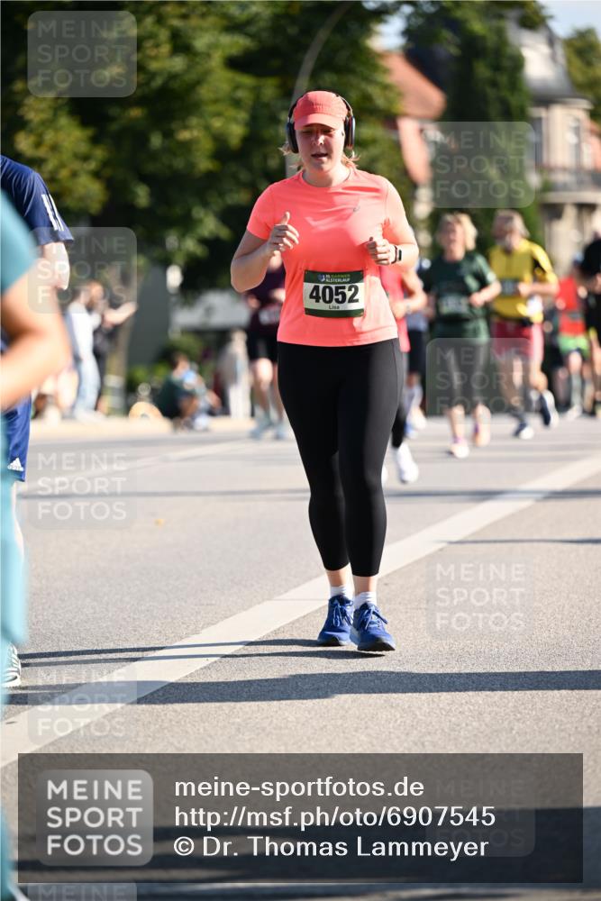 01.09.2024 - BARMER Alsterlauf Dr. Thomas Lammeyer http://msf.ph/oto/6907545 01.09.2024 09:42:46 Laufen 4052 meine-sportfotos.de