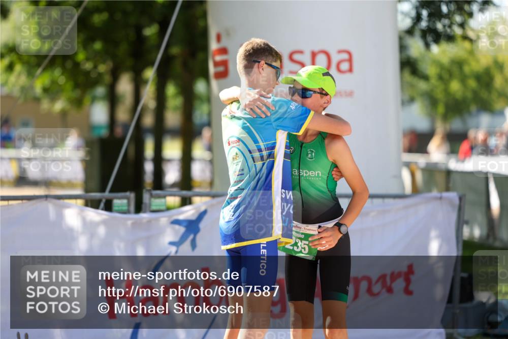 01.09.2024 - 17. Tribühne Triathlon Michael Strokosch http://msf.ph/oto/6907587 01.09.2024 11:23:43 Ziel  meine-sportfotos.de