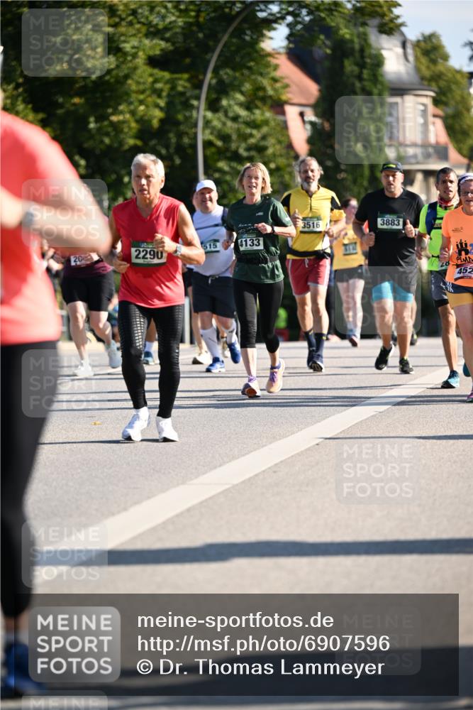 01.09.2024 - BARMER Alsterlauf Dr. Thomas Lammeyer http://msf.ph/oto/6907596 01.09.2024 09:42:48 Laufen 515, 4133, 2290, 3516, 00, 3142, 3883, 452 meine-sportfotos.de