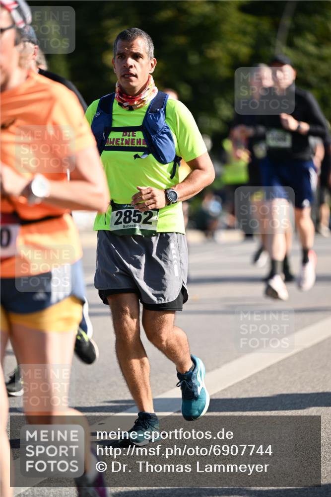 01.09.2024 - BARMER Alsterlauf Dr. Thomas Lammeyer http://msf.ph/oto/6907744 01.09.2024 09:42:54 Laufen 0, 2852 meine-sportfotos.de