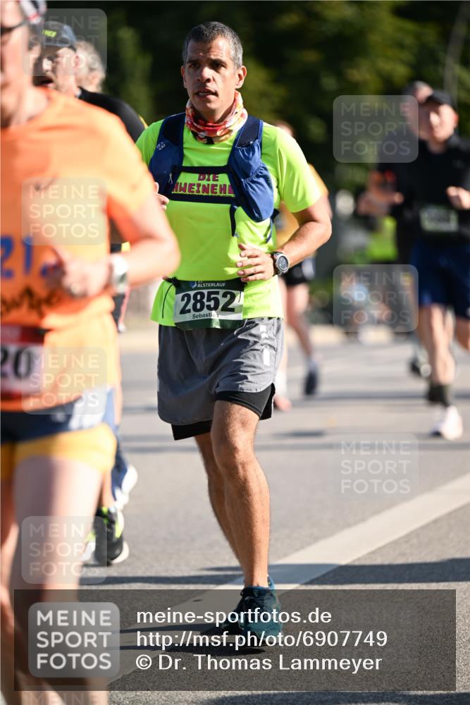 01.09.2024 - BARMER Alsterlauf Dr. Thomas Lammeyer http://msf.ph/oto/6907749 01.09.2024 09:42:54 Laufen 21, 20, 2852 meine-sportfotos.de
