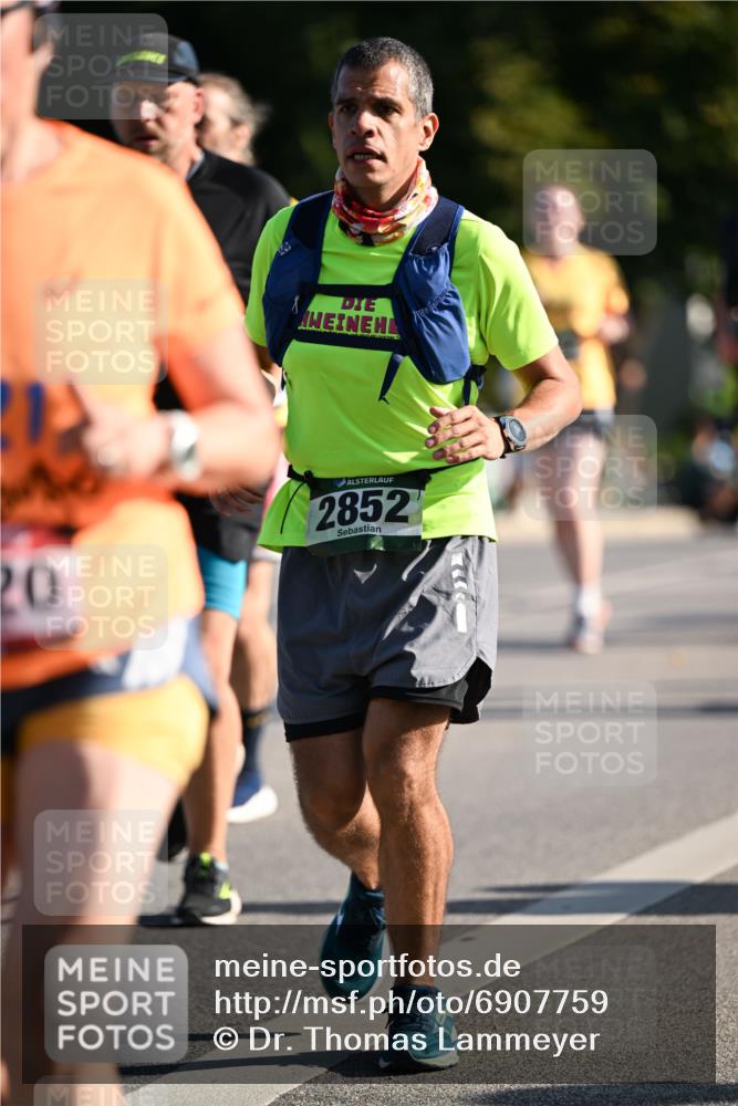 01.09.2024 - BARMER Alsterlauf Dr. Thomas Lammeyer http://msf.ph/oto/6907759 01.09.2024 09:42:54 Laufen 20, 2852 meine-sportfotos.de