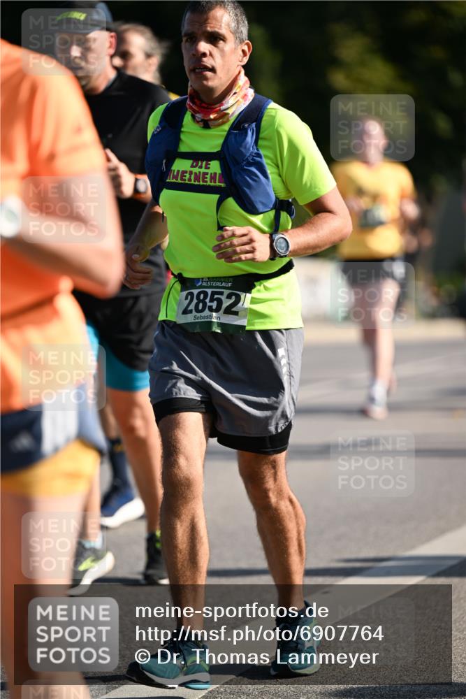 01.09.2024 - BARMER Alsterlauf Dr. Thomas Lammeyer http://msf.ph/oto/6907764 01.09.2024 09:42:54 Laufen 35, 2852 meine-sportfotos.de