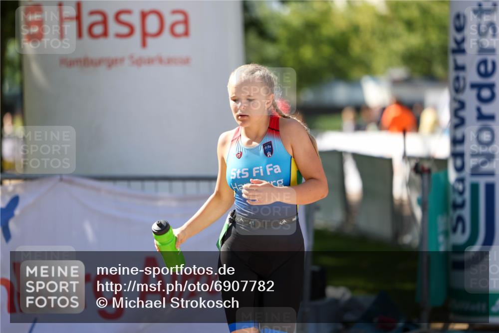 01.09.2024 - 17. Tribühne Triathlon Michael Strokosch http://msf.ph/oto/6907782 01.09.2024 11:25:53 Ziel 184 meine-sportfotos.de