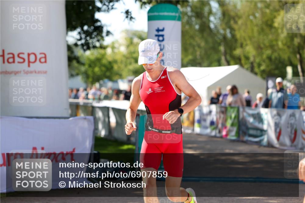 01.09.2024 - 17. Tribühne Triathlon Michael Strokosch http://msf.ph/oto/6907859 01.09.2024 11:42:52 Ziel 361 meine-sportfotos.de