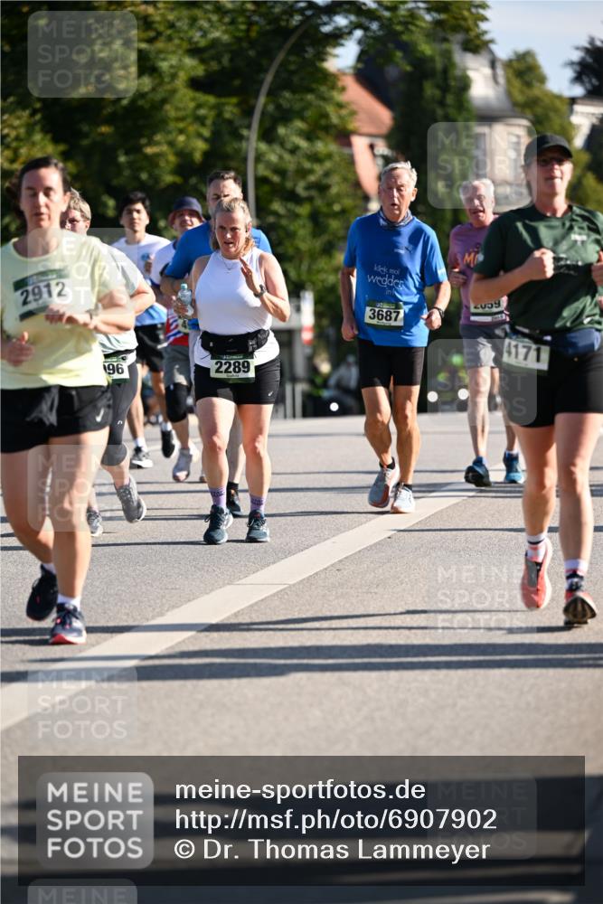 01.09.2024 - BARMER Alsterlauf Dr. Thomas Lammeyer http://msf.ph/oto/6907902 01.09.2024 09:43:00 Laufen 2912, 196, 2289, 3687, 2059, 4171 meine-sportfotos.de