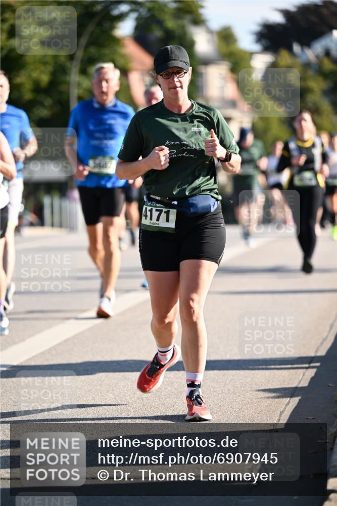 01.09.2024 - BARMER Alsterlauf Dr. Thomas Lammeyer http://msf.ph/oto/6907945 01.09.2024 09:43:01 Laufen 4171 meine-sportfotos.de