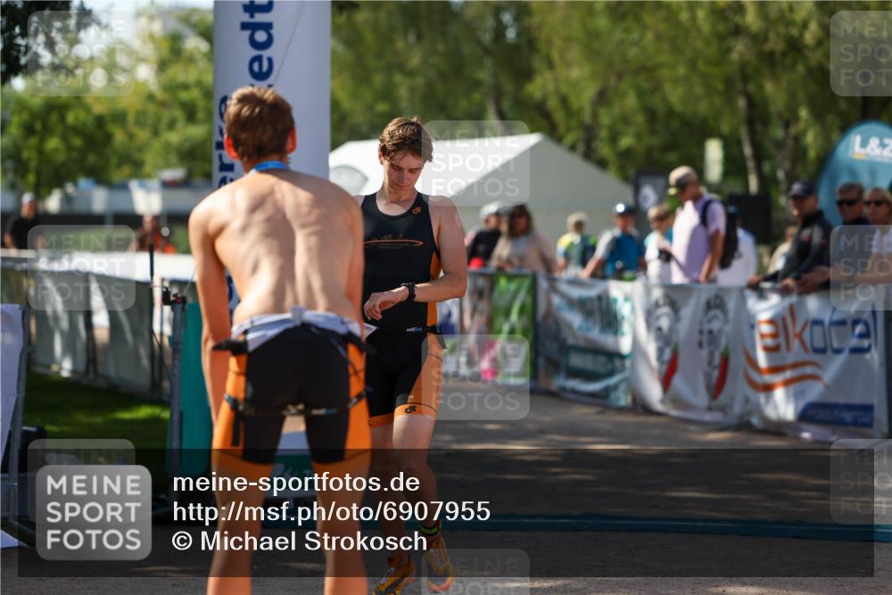 01.09.2024 - 17. Tribühne Triathlon Michael Strokosch http://msf.ph/oto/6907955 01.09.2024 11:44:23 Ziel 384 meine-sportfotos.de