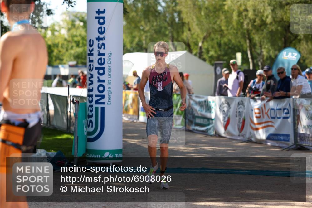 01.09.2024 - 17. Tribühne Triathlon Michael Strokosch http://msf.ph/oto/6908026 01.09.2024 11:44:33 Ziel 317 meine-sportfotos.de
