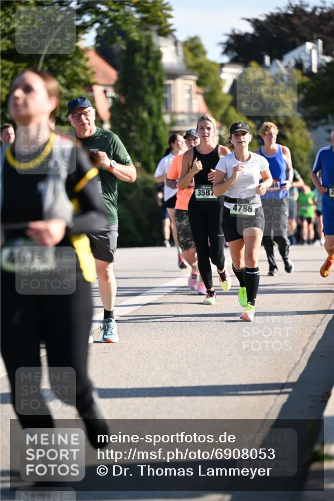 01.09.2024 - BARMER Alsterlauf Dr. Thomas Lammeyer http://msf.ph/oto/6908053 01.09.2024 09:43:06 Laufen 4676, 3587, 4786 meine-sportfotos.de