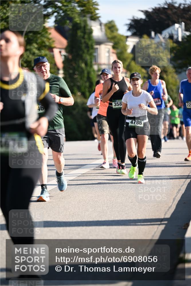 01.09.2024 - BARMER Alsterlauf Dr. Thomas Lammeyer http://msf.ph/oto/6908056 01.09.2024 09:43:06 Laufen 1676, 46, 358, 4786, 69, 22 meine-sportfotos.de