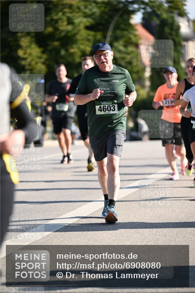01.09.2024 - BARMER Alsterlauf Dr. Thomas Lammeyer http://msf.ph/oto/6908080 01.09.2024 09:43:07 Laufen 35, 4603, 219 meine-sportfotos.de