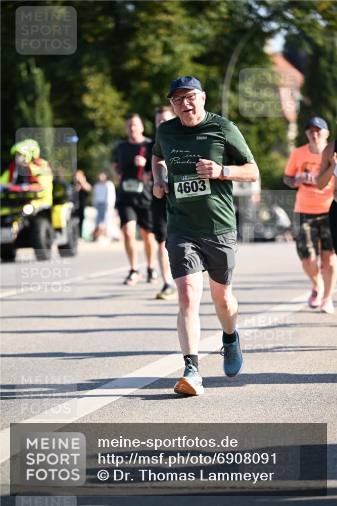 01.09.2024 - BARMER Alsterlauf Dr. Thomas Lammeyer http://msf.ph/oto/6908091 01.09.2024 09:43:07 Laufen 4603 meine-sportfotos.de