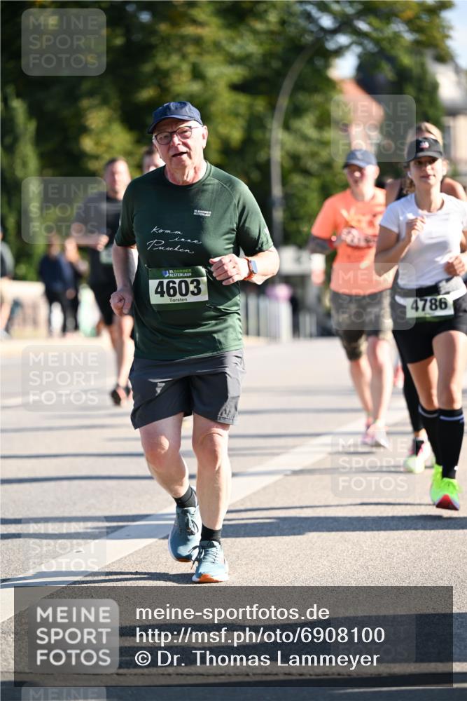 01.09.2024 - BARMER Alsterlauf Dr. Thomas Lammeyer http://msf.ph/oto/6908100 01.09.2024 09:43:08 Laufen 135, 4603, 4786 meine-sportfotos.de