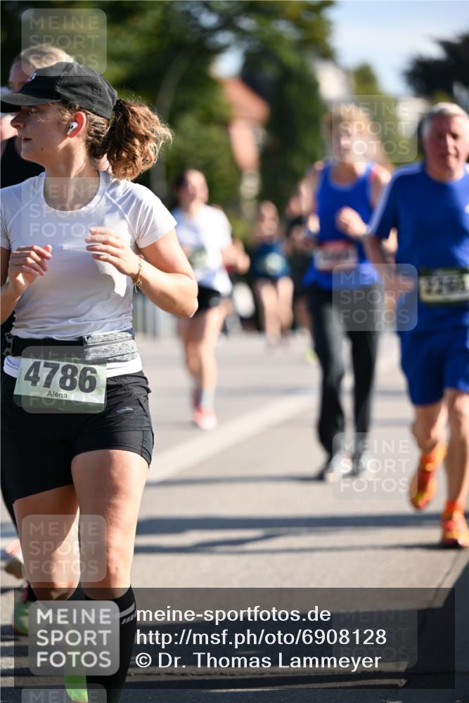 01.09.2024 - BARMER Alsterlauf Dr. Thomas Lammeyer http://msf.ph/oto/6908128 01.09.2024 09:43:10 Laufen 4786 meine-sportfotos.de