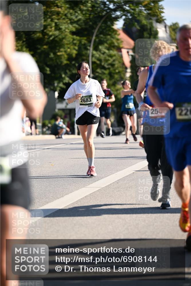 01.09.2024 - BARMER Alsterlauf Dr. Thomas Lammeyer http://msf.ph/oto/6908144 01.09.2024 09:43:11 Laufen 2683, 2683, 250, 22, 221 meine-sportfotos.de