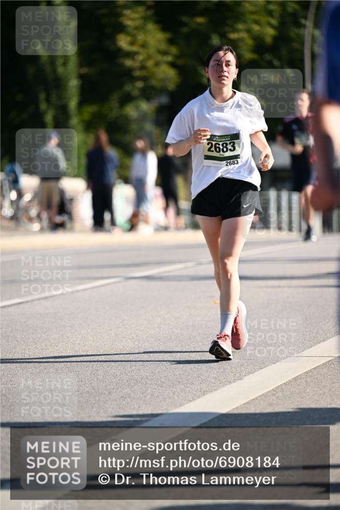 01.09.2024 - BARMER Alsterlauf Dr. Thomas Lammeyer http://msf.ph/oto/6908184 01.09.2024 09:43:12 Laufen 2683, 2683 meine-sportfotos.de