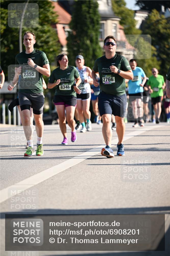 01.09.2024 - BARMER Alsterlauf Dr. Thomas Lammeyer http://msf.ph/oto/6908201 01.09.2024 09:43:13 Laufen 2355, 8348, 2766 meine-sportfotos.de