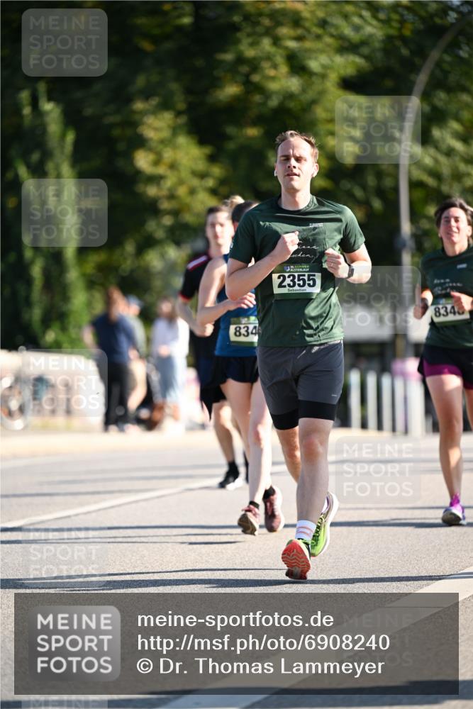 01.09.2024 - BARMER Alsterlauf Dr. Thomas Lammeyer http://msf.ph/oto/6908240 01.09.2024 09:43:14 Laufen 834, 2355, 834 meine-sportfotos.de