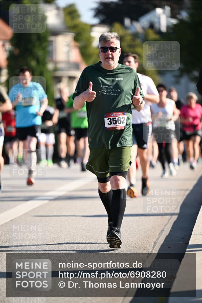 01.09.2024 - BARMER Alsterlauf Dr. Thomas Lammeyer http://msf.ph/oto/6908280 01.09.2024 09:43:17 Laufen 15, 3562 meine-sportfotos.de