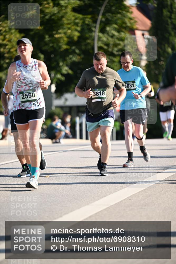 01.09.2024 - BARMER Alsterlauf Dr. Thomas Lammeyer http://msf.ph/oto/6908310 01.09.2024 09:43:18 Laufen 2550, 3818, 3818, 5031 meine-sportfotos.de