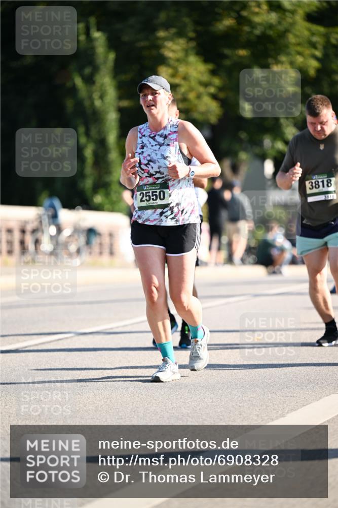 01.09.2024 - BARMER Alsterlauf Dr. Thomas Lammeyer http://msf.ph/oto/6908328 01.09.2024 09:43:19 Laufen 2550, 3818, 3818 meine-sportfotos.de