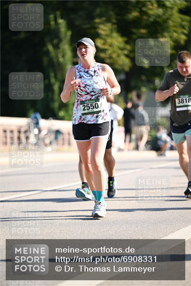 01.09.2024 - BARMER Alsterlauf Dr. Thomas Lammeyer http://msf.ph/oto/6908331 01.09.2024 09:43:19 Laufen 2550, 3818 meine-sportfotos.de