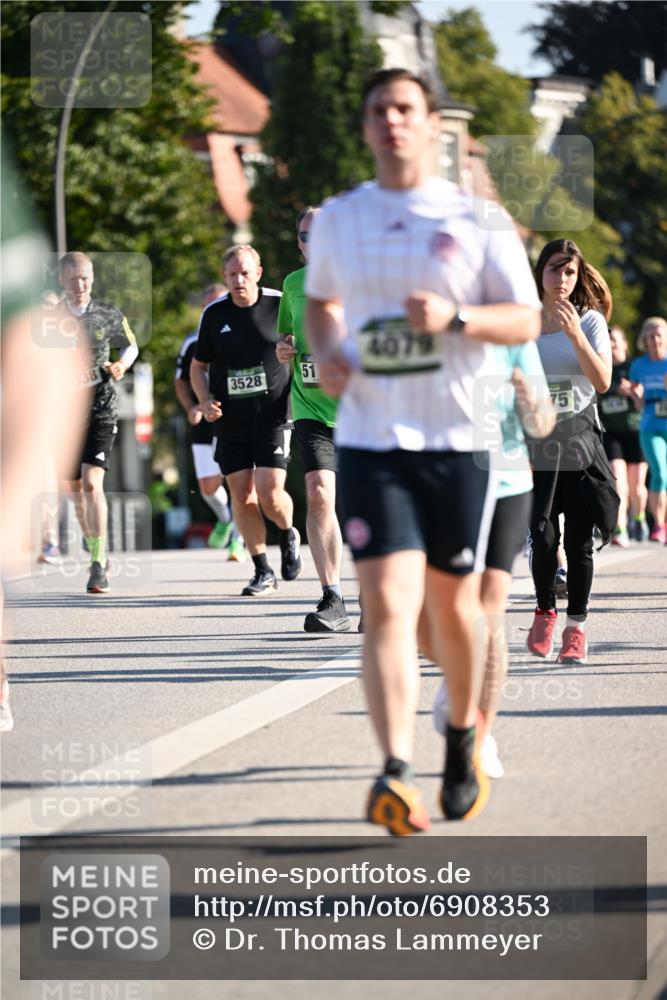 01.09.2024 - BARMER Alsterlauf Dr. Thomas Lammeyer http://msf.ph/oto/6908353 01.09.2024 09:43:20 Laufen 338, 3528, 51, 4079, 75 meine-sportfotos.de