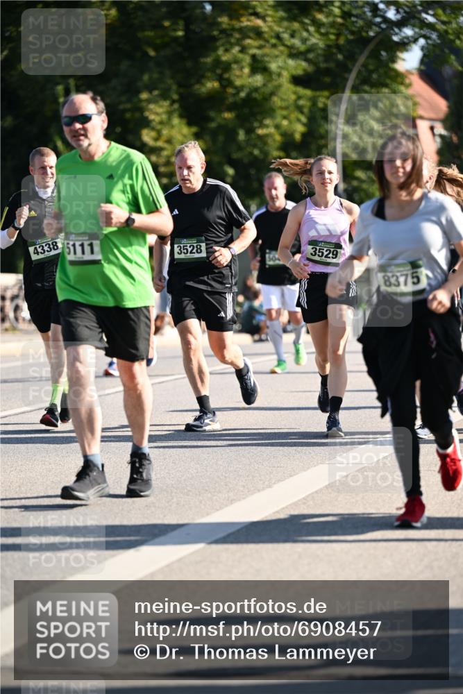01.09.2024 - BARMER Alsterlauf Dr. Thomas Lammeyer http://msf.ph/oto/6908457 01.09.2024 09:43:24 Laufen 4338, 5111, 3528, 3529, 8375 meine-sportfotos.de