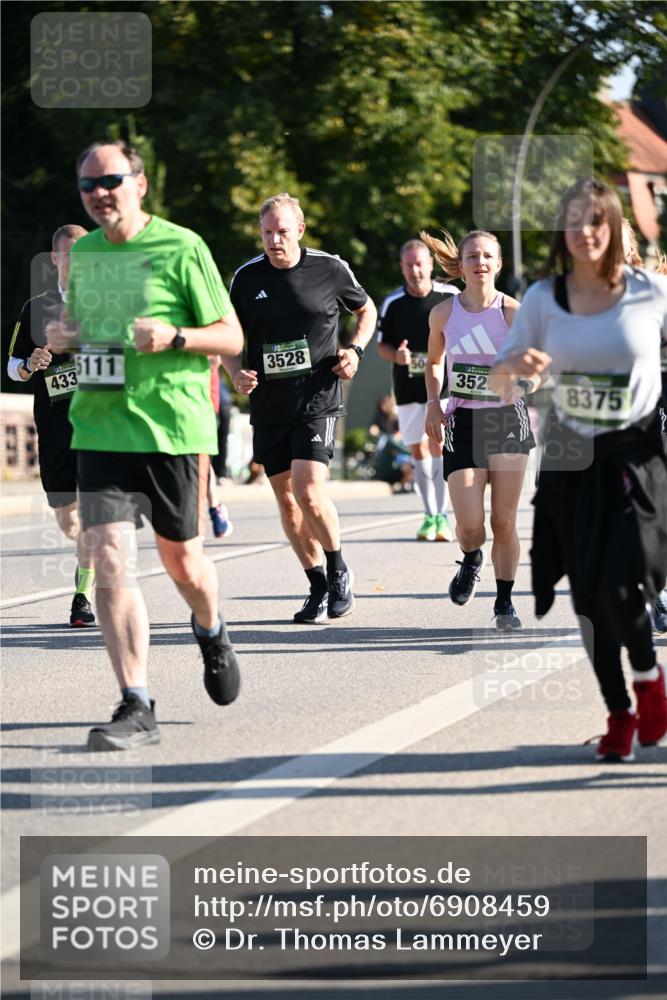 01.09.2024 - BARMER Alsterlauf Dr. Thomas Lammeyer http://msf.ph/oto/6908459 01.09.2024 09:43:24 Laufen 433111, 3528, 352, 8375 meine-sportfotos.de