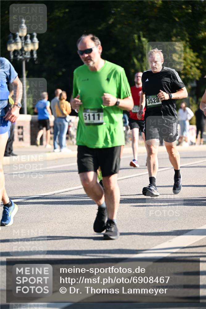 01.09.2024 - BARMER Alsterlauf Dr. Thomas Lammeyer http://msf.ph/oto/6908467 01.09.2024 09:43:24 Laufen 3528, 5111 meine-sportfotos.de