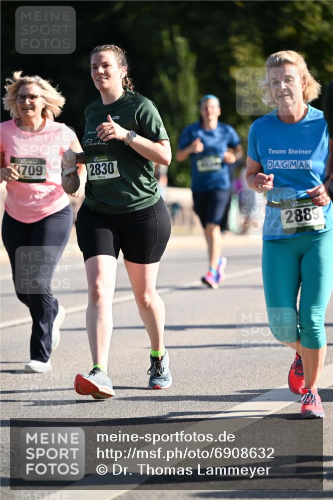 01.09.2024 - BARMER Alsterlauf Dr. Thomas Lammeyer http://msf.ph/oto/6908632 01.09.2024 09:43:32 Laufen 3709, 2830, 135, 2889 meine-sportfotos.de