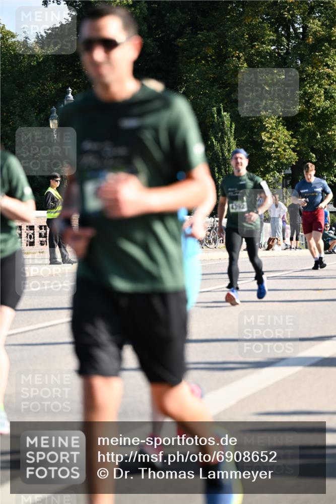 01.09.2024 - BARMER Alsterlauf Dr. Thomas Lammeyer http://msf.ph/oto/6908652 01.09.2024 09:43:34 Laufen  meine-sportfotos.de