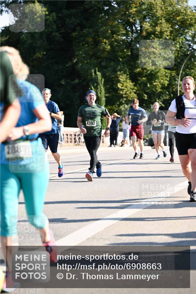 01.09.2024 - BARMER Alsterlauf Dr. Thomas Lammeyer http://msf.ph/oto/6908663 01.09.2024 09:43:34 Laufen 2889, 4392, 1341 meine-sportfotos.de
