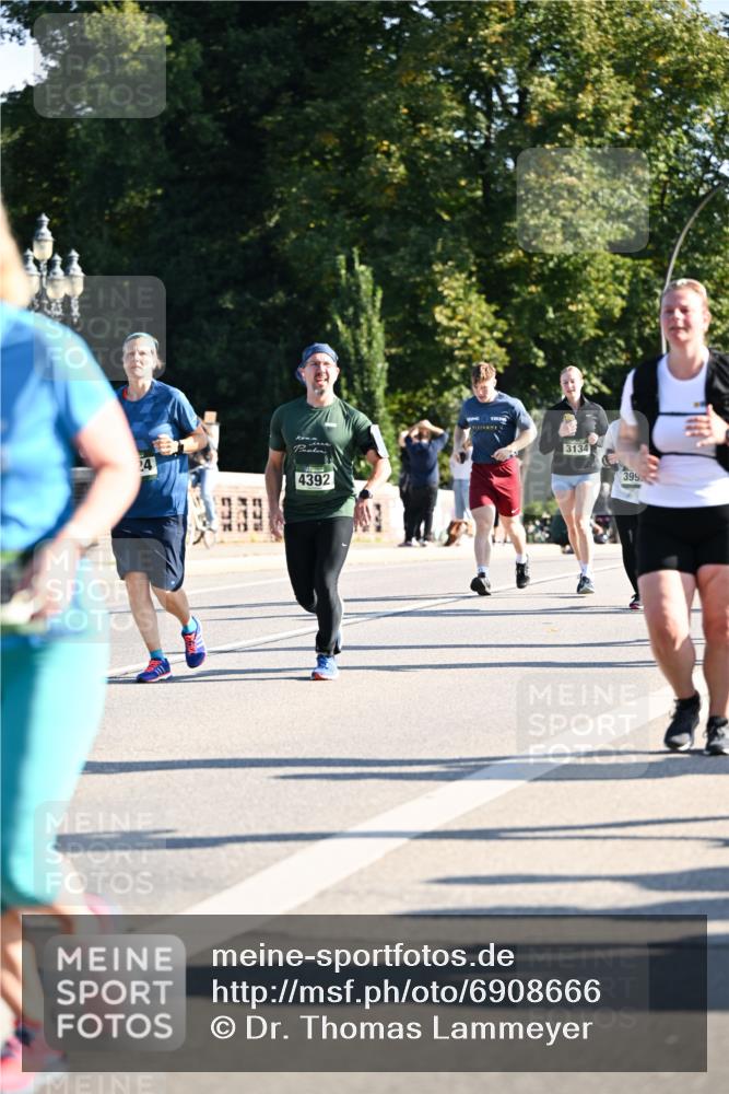 01.09.2024 - BARMER Alsterlauf Dr. Thomas Lammeyer http://msf.ph/oto/6908666 01.09.2024 09:43:34 Laufen 24, 4392, 3134, 399 meine-sportfotos.de
