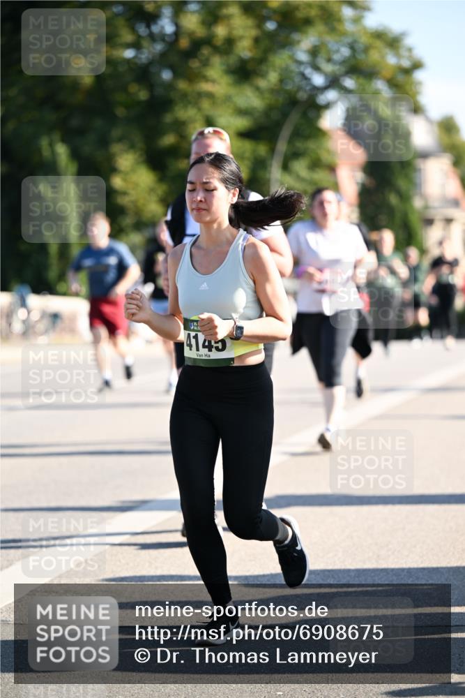 01.09.2024 - BARMER Alsterlauf Dr. Thomas Lammeyer http://msf.ph/oto/6908675 01.09.2024 09:43:35 Laufen 4145 meine-sportfotos.de