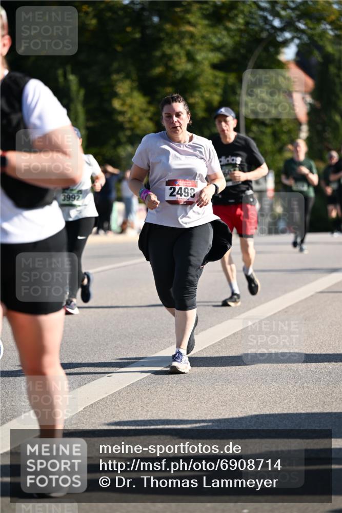 01.09.2024 - BARMER Alsterlauf Dr. Thomas Lammeyer http://msf.ph/oto/6908714 01.09.2024 09:43:37 Laufen 2499, 3992 meine-sportfotos.de