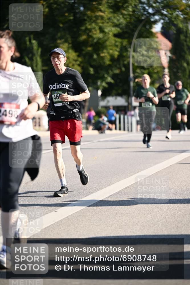 01.09.2024 - BARMER Alsterlauf Dr. Thomas Lammeyer http://msf.ph/oto/6908748 01.09.2024 09:43:38 Laufen 498, 46, 4604, 1274 meine-sportfotos.de