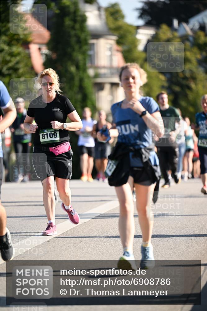 01.09.2024 - BARMER Alsterlauf Dr. Thomas Lammeyer http://msf.ph/oto/6908786 01.09.2024 09:43:43 Laufen 8109 meine-sportfotos.de