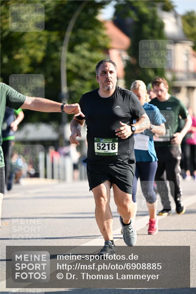 01.09.2024 - BARMER Alsterlauf Dr. Thomas Lammeyer http://msf.ph/oto/6908885 01.09.2024 09:43:47 Laufen 35, 5218 meine-sportfotos.de