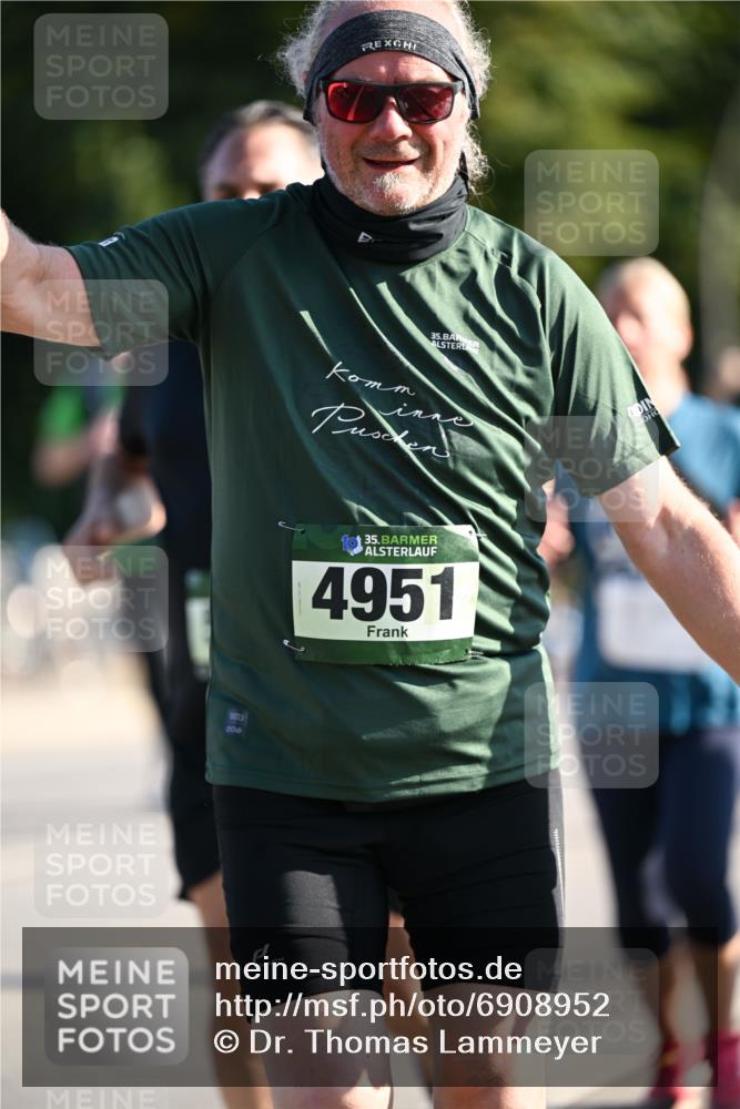 01.09.2024 - BARMER Alsterlauf Dr. Thomas Lammeyer http://msf.ph/oto/6908952 01.09.2024 09:43:50 Laufen 008, 35, 35, 4951 meine-sportfotos.de