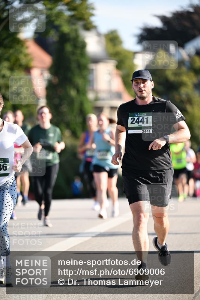 01.09.2024 - BARMER Alsterlauf Dr. Thomas Lammeyer http://msf.ph/oto/6909006 01.09.2024 09:43:52 Laufen 36, 35, 2441, 2441 meine-sportfotos.de