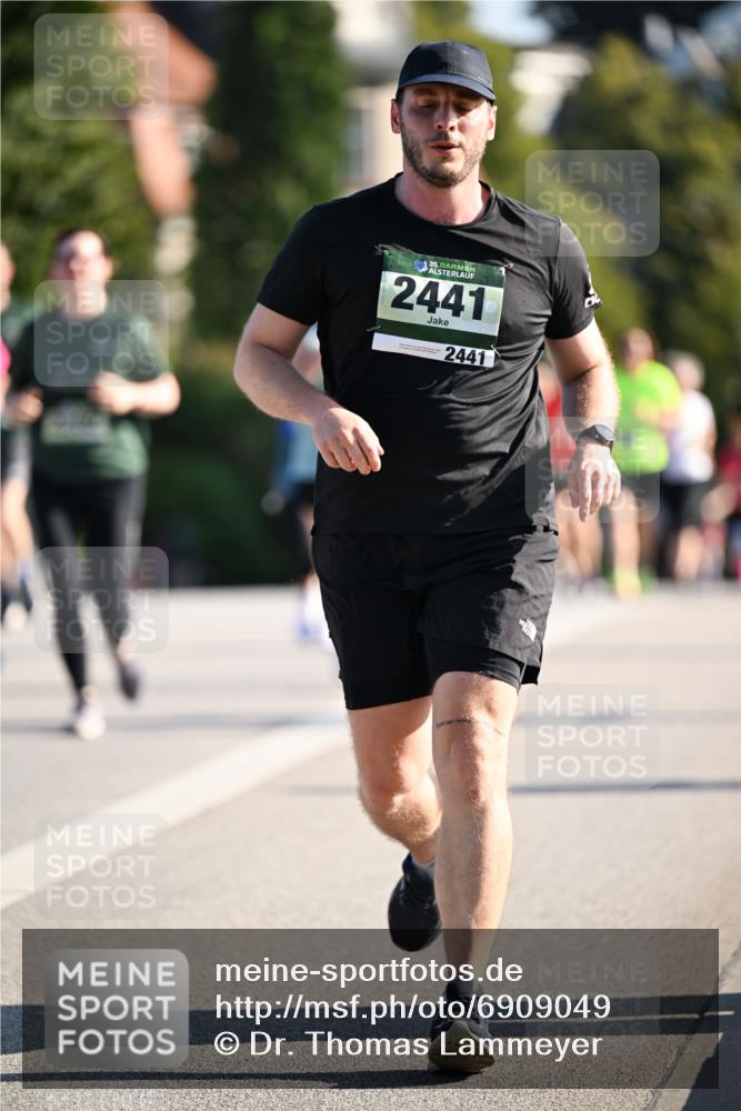 01.09.2024 - BARMER Alsterlauf Dr. Thomas Lammeyer http://msf.ph/oto/6909049 01.09.2024 09:43:53 Laufen 1635, 2441, 2441 meine-sportfotos.de