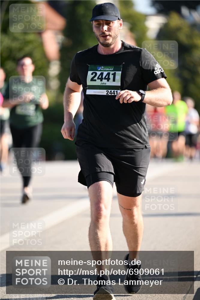 01.09.2024 - BARMER Alsterlauf Dr. Thomas Lammeyer http://msf.ph/oto/6909061 01.09.2024 09:43:53 Laufen 16, 35, 2441, 2441 meine-sportfotos.de