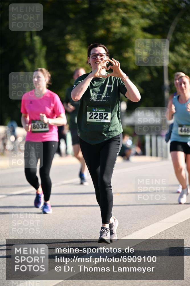 01.09.2024 - BARMER Alsterlauf Dr. Thomas Lammeyer http://msf.ph/oto/6909100 01.09.2024 09:43:56 Laufen 8032, 35, 2282, 446 meine-sportfotos.de